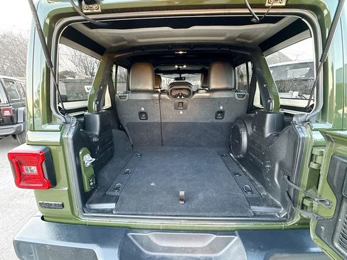 Used 2020 Jeep Wrangler Unlimited Sahara image 29