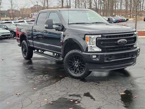 Certified 2022 Ford F350 XLT w/ Black Appearance Package image 35
