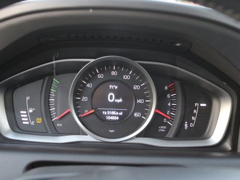 Used 2017 Volvo XC60 T5 w/ Tailgate Package image 16