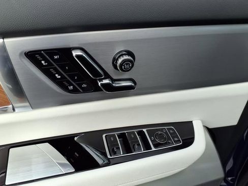 New 2026 Cadillac Vistiq Sport image 28