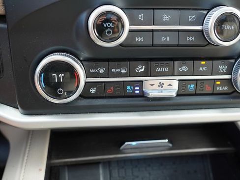 Used 2024 Ford Expedition Limited AWD/4WD image 8