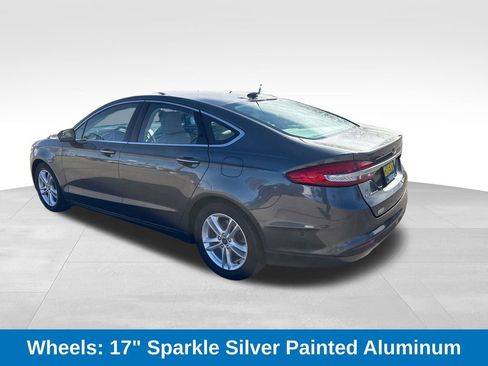 Used 2018 Ford Fusion SE image 4