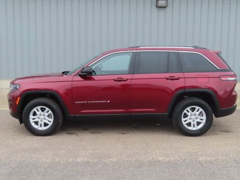 Used 2023 Jeep Grand Cherokee Laredo w/ Luxury Tech Group I image 8