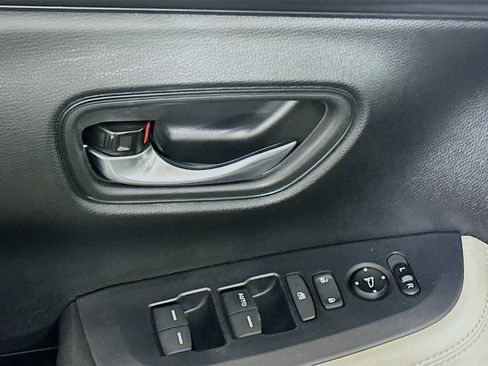 Used 2024 Honda HR-V LX image 15