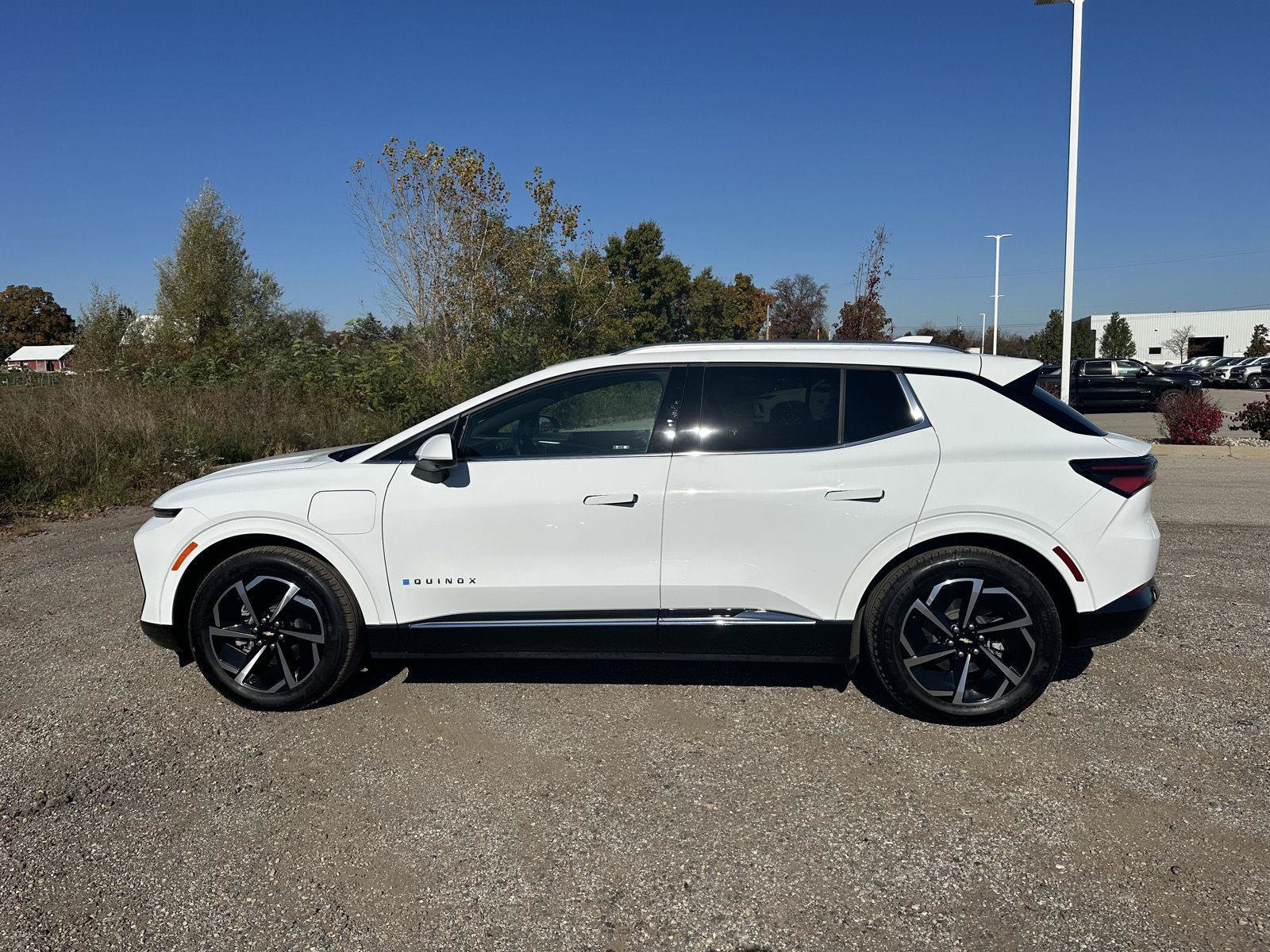 Used 2025 Chevrolet Equinox EV LT w/ Convenience Package FWD image 28