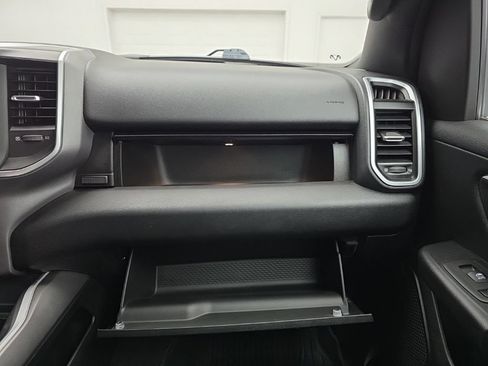Used 2023 RAM 1500 Big Horn AWD/4WD image 41