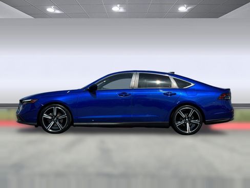 Used 2024 Honda Accord Sport image 2