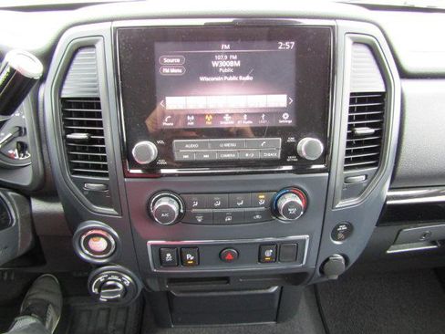 Used 2022 Nissan Titan SV w/ Accessory Utility Package image 12