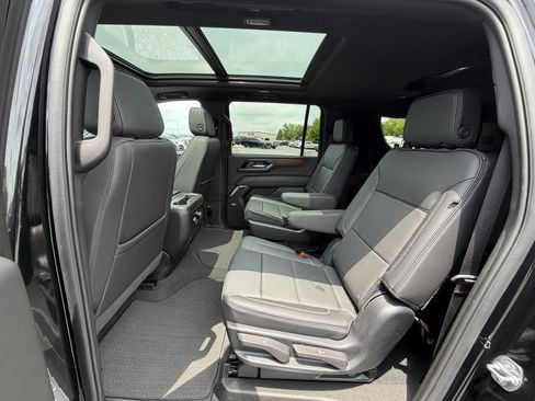 Used 2025 GMC Yukon XL Denali w/ Sun & Power Step Package AWD/4WD image 7