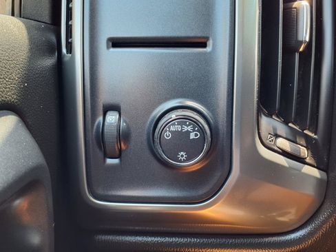 Used 2018 Chevrolet Silverado 1500 LT RWD image 9