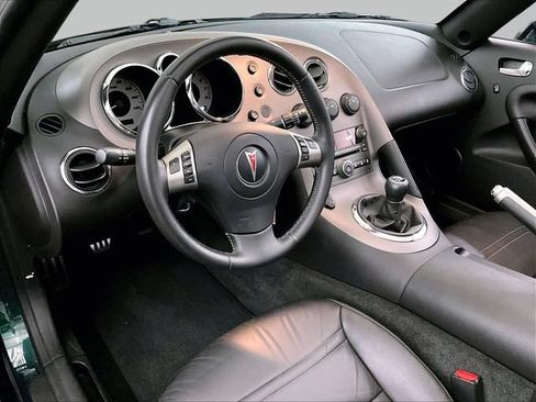 Used 2007 Pontiac Solstice Convertible w/ Premium Package RWD image 12