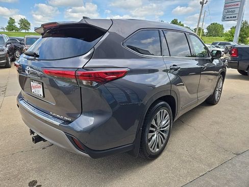 Used 2021 Toyota Highlander Platinum AWD/4WD image 12