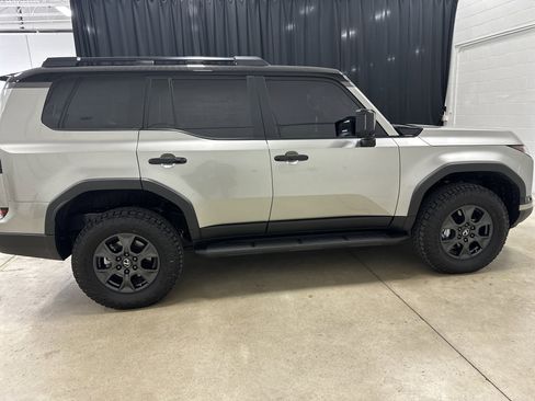 Certified 2025 Lexus GX 550 image 11