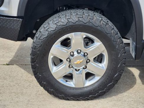 Used 2022 Chevrolet Silverado 2500 LTZ w/ LTZ Premium Package image 10