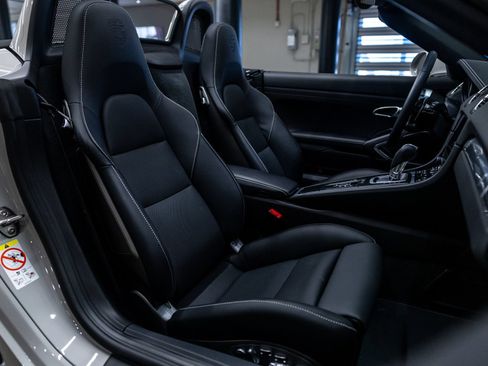 Certified 2024 Porsche 718 Boxster RWD image 34