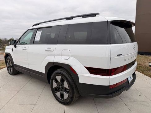 Used 2025 Hyundai Santa Fe SEL image 3