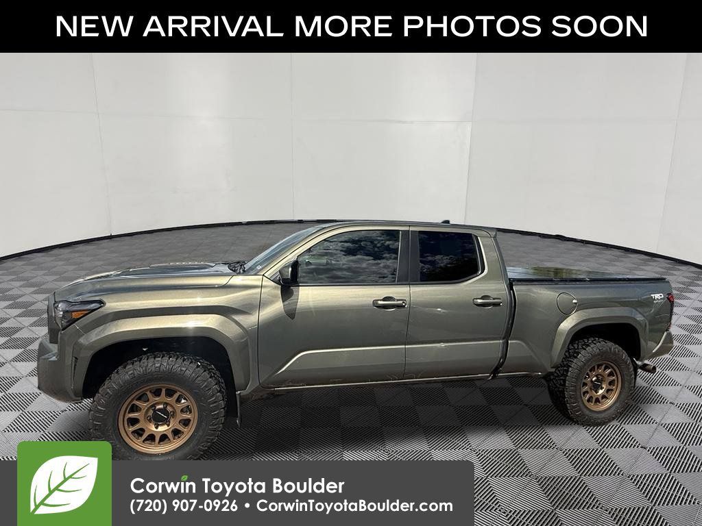 Used 2024 Toyota Tacoma TRD Sport AWD/4WD image 4
