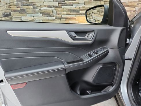 Used 2022 Ford Escape SE w/ Convenience Package image 18