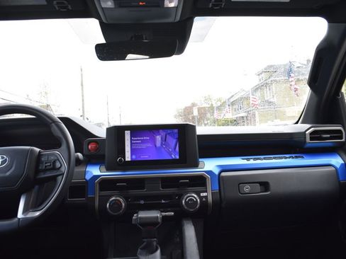 Used 2025 Toyota Tacoma TRD Off-Road image 29