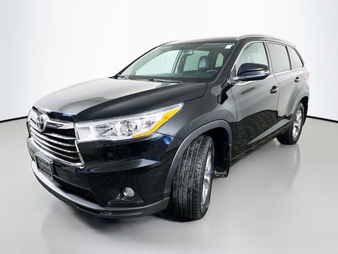 Used 2014 Toyota Highlander XLE image 3
