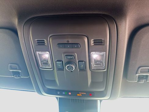 Used 2024 GMC Yukon XL SLT w/ SLT Luxury Package image 37