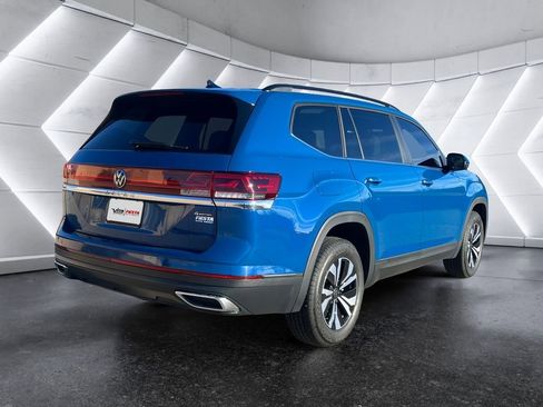Used 2025 Volkswagen Atlas SE image 4