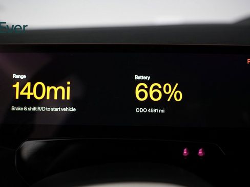 Used 2025 Polestar Polestar 3 image 25