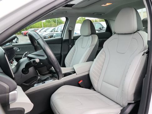 Used 2024 Hyundai Elantra Limited FWD image 33