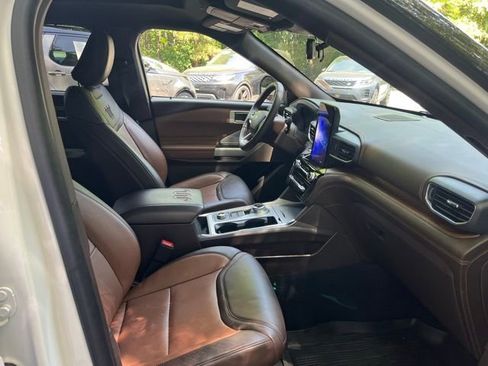 Used 2022 Ford Explorer King Ranch w/ Premium Technology Package AWD/4WD image 11