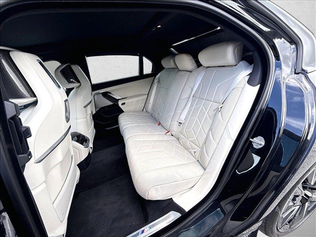 Certified 2023 BMW i7 xDrive60 AWD/4WD image 26
