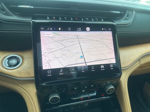 Used 2021 Jeep Grand Cherokee L Summit image 33