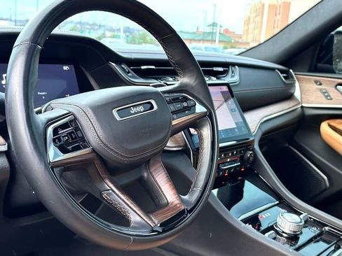 Used 2022 Jeep Grand Cherokee L Summit w/ Luxury Tech Group V image 13