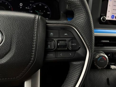 Used 2025 Toyota Tacoma TRD Off-Road image 34