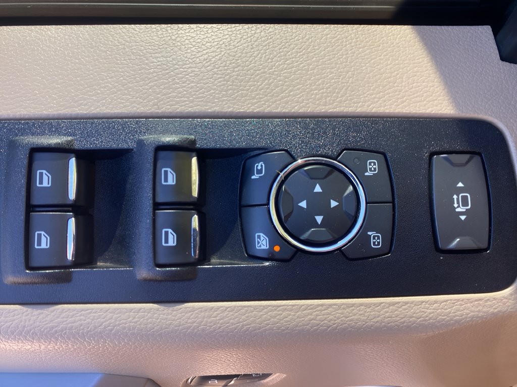 Used 2021 Ford F250 Lariat w/ Lariat Value Package AWD/4WD image 10