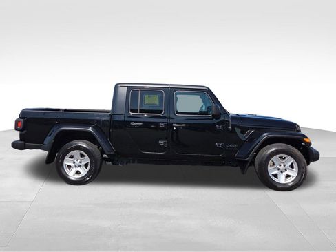 Used 2021 Jeep Gladiator Sport w/ Technology Group AWD/4WD image 12