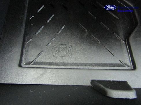 Used 2025 Chrysler Pacifica Limited FWD image 36