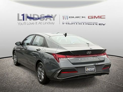 Used 2024 Hyundai Elantra SEL image 4