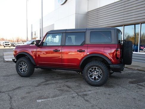 New 2025 Ford Bronco Badlands image 3