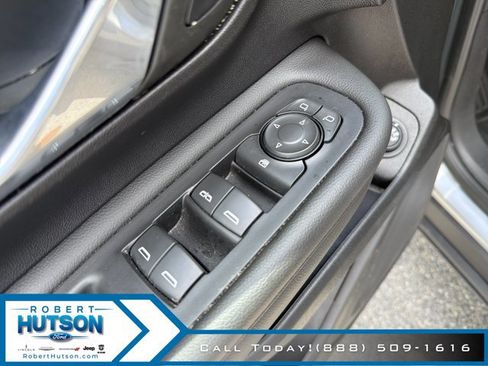 Used 2023 GMC Terrain SLT w/ Elevation Edition FWD image 11