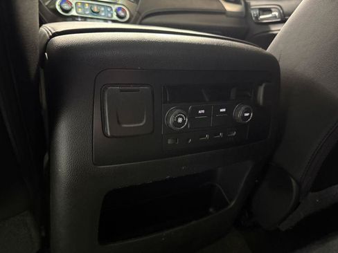 Used 2017 Chevrolet Suburban LT AWD/4WD image 29