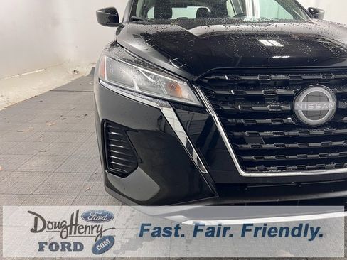 Used 2024 Nissan Kicks SV image 9