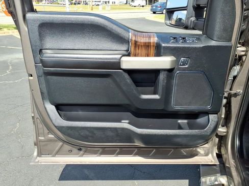 Used 2018 Ford F150 Lariat w/ Equipment Group 502A Luxury image 9