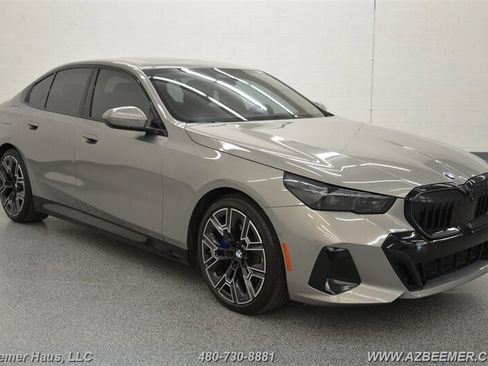 Used 2024 BMW 530i w/ M Sport Package RWD image 7