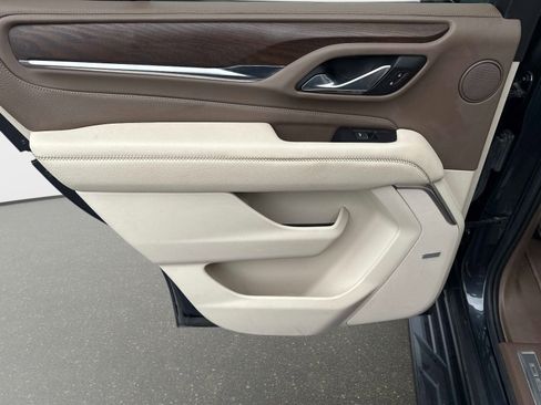 Used 2021 GMC Yukon Denali w/ Advanced Technology Package image 12