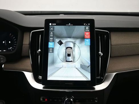 New 2026 Volvo XC90 B6 Plus w/ Protection Package Premier image 21