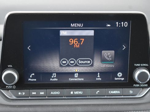 Used 2025 Nissan Rogue SV AWD/4WD image 24
