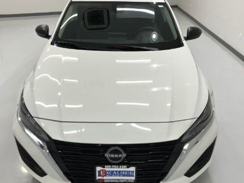 Used 2025 Nissan Altima 2.5 SV FWD image 7