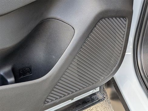 Used 2022 Mitsubishi Outlander SE image 15