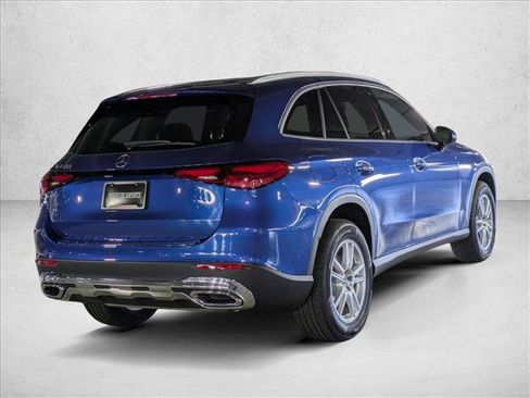 New 2026 Mercedes-Benz GLC 300 image 2