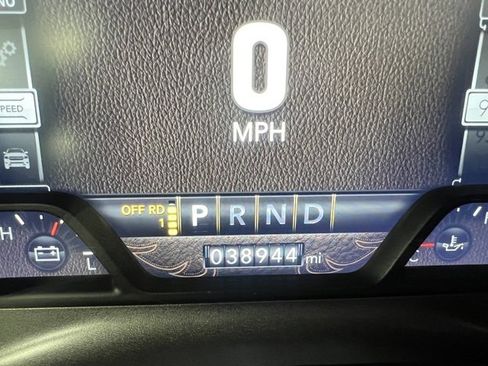 Used 2022 RAM 1500 Limited w/ Body-Colour Bumper Group image 32